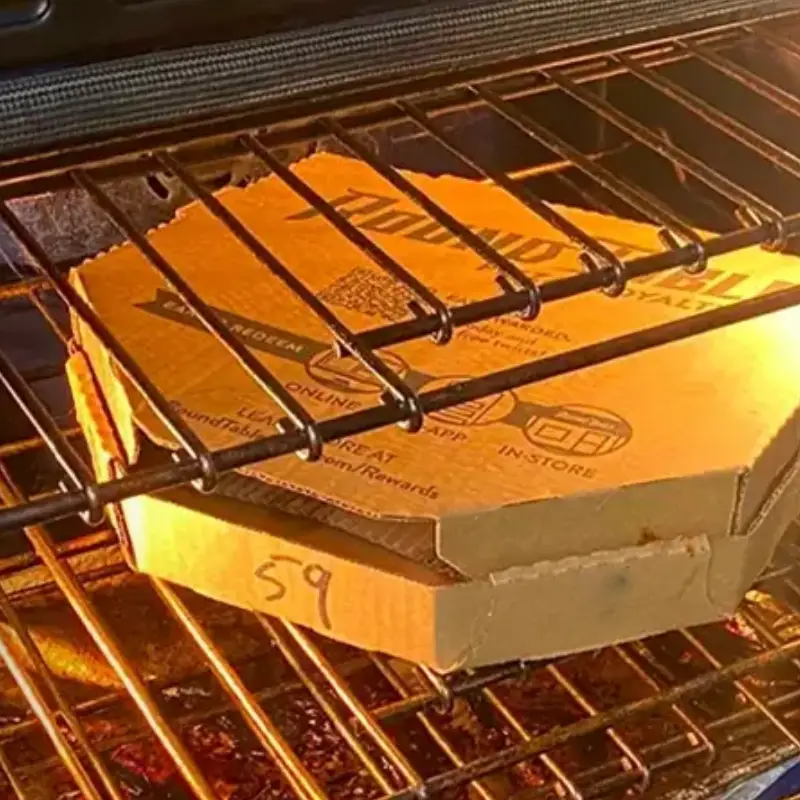can you put pizza box in oven