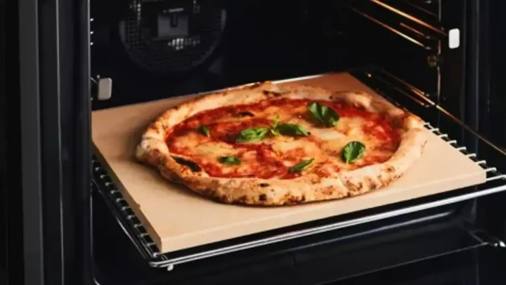 how to keep pizza warm in oven in box